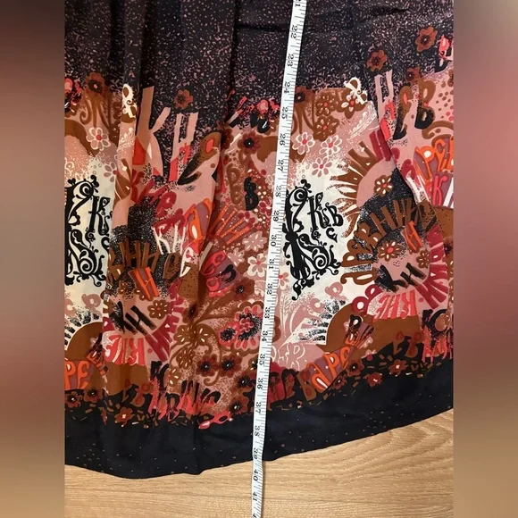 5/$25 -  VINTAGE Unique Floral Patterned Dress - Picture 6 of 6